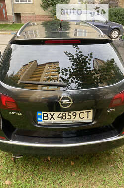 Универсал Opel Astra 2014 в Ивано-Франковске