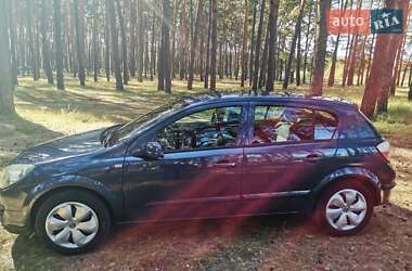 Хэтчбек Opel Astra 2006 в 
