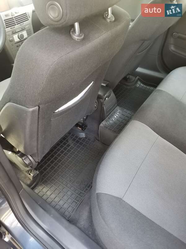 Хэтчбек Opel Astra 2006 в Сумах фото 17 Хэтчбек Opel Astra 2006 в Сумах