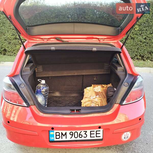 Хэтчбек Opel Astra 2013 в Сумах