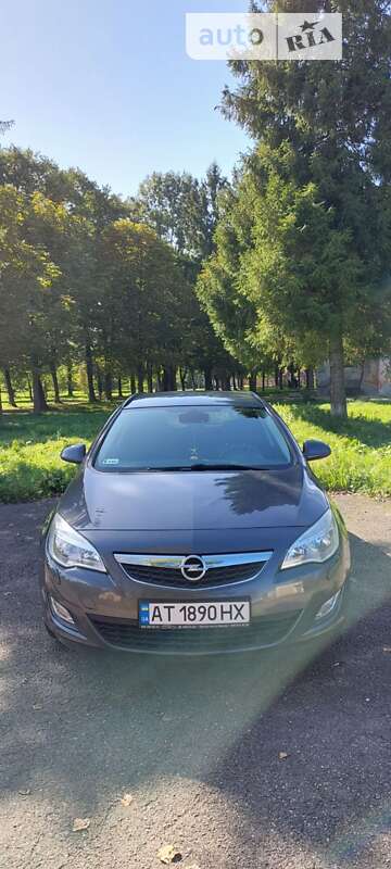 Opel Astra 2011