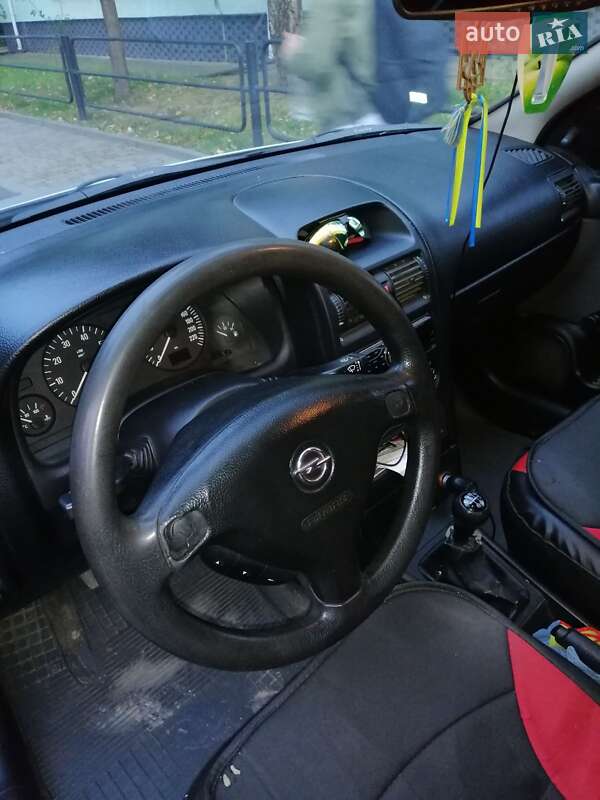 Седан Opel Astra 2006 в Ивано-Франковске