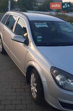 Універсал Opel Astra 2005 в Чернівцях