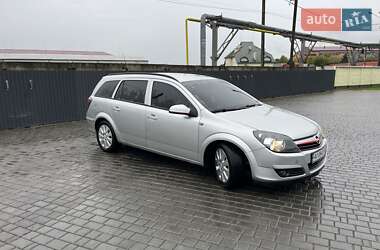 Универсал Opel Astra 2005 в Мукачево