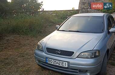 Седан Opel Astra 2004 в 