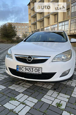 Універсал Opel Astra 2011 в Буську