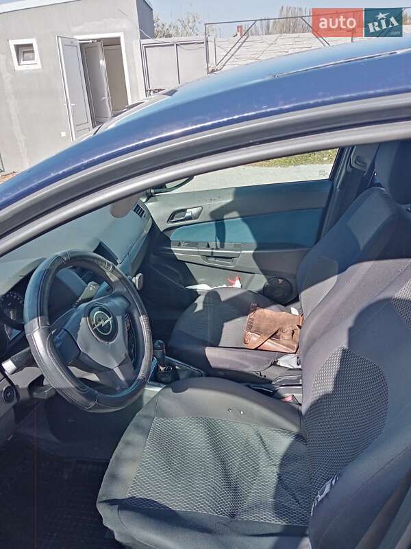 Хэтчбек Opel Astra 2006 в Херсоне