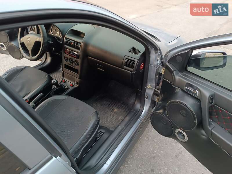 Хэтчбек Opel Astra 2003 в Запорожье