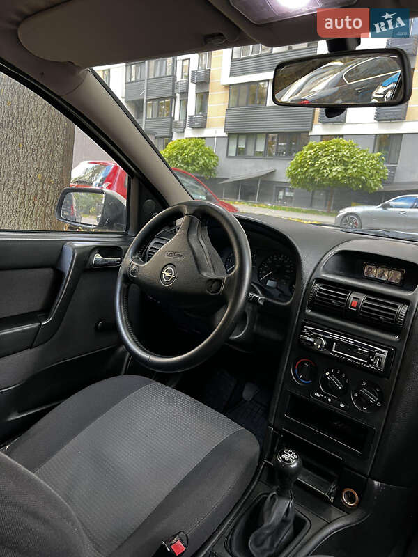 Универсал Opel Astra 2004 в Киеве