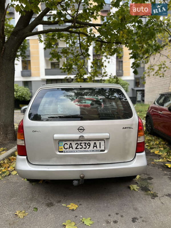 Универсал Opel Astra 2004 в Киеве