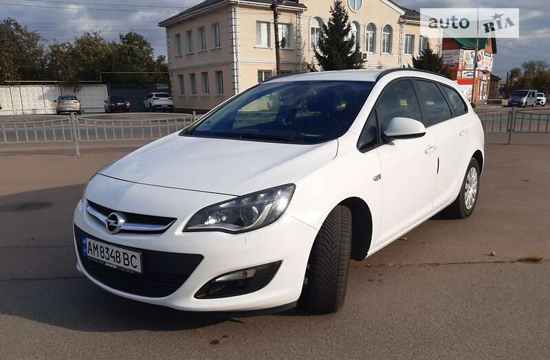 Універсал Opel Astra 2015 в Житомирі