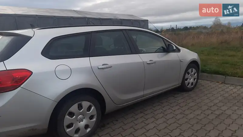 Opel Astra 2012