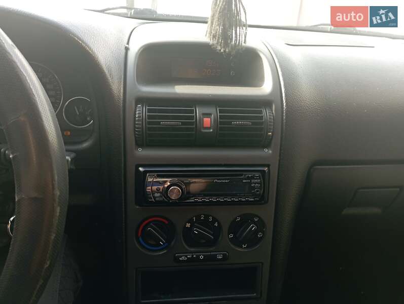 Универсал Opel Astra 2004 в Заболотове