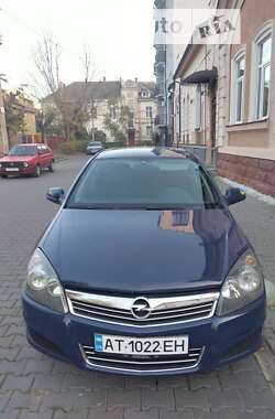 Хэтчбек Opel Astra 2012 в Ивано-Франковске