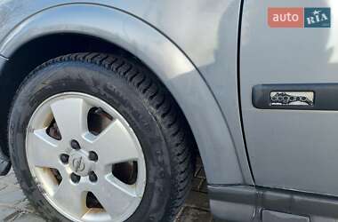 Хэтчбек Opel Astra 2003 в 
