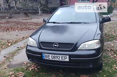 Седан Opel Astra 2006 в Вознесенске