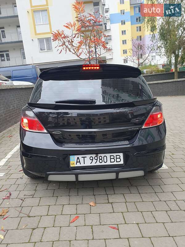 Хэтчбек Opel Astra 2011 в Ивано-Франковске