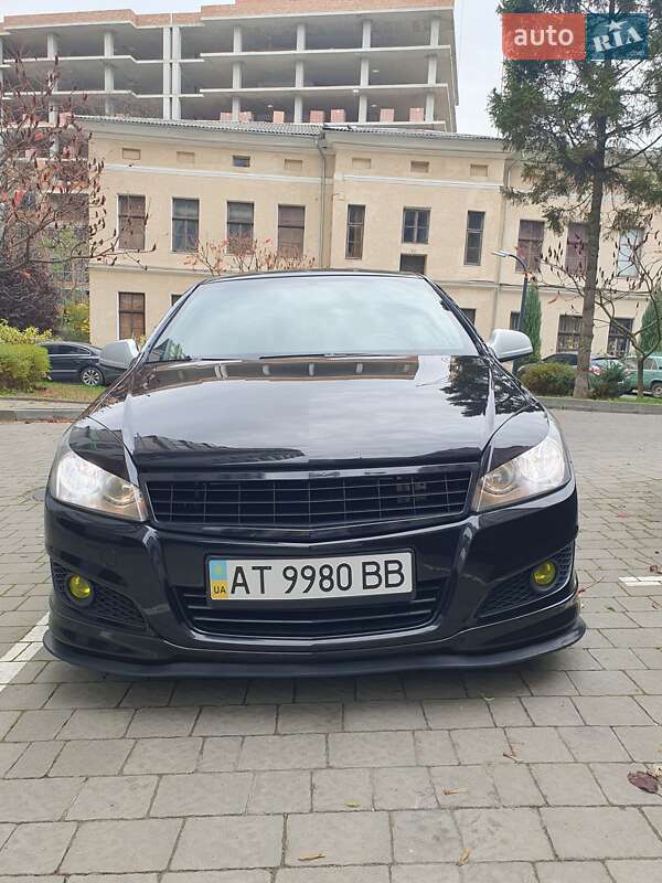 Хэтчбек Opel Astra 2011 в Ивано-Франковске