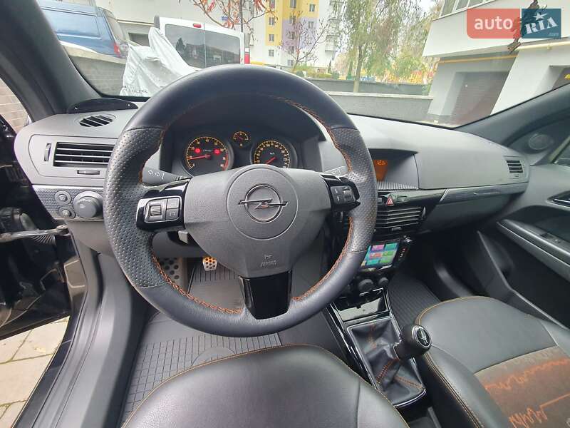 Хэтчбек Opel Astra 2011 в Ивано-Франковске