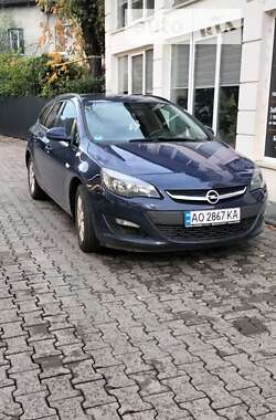 Универсал Opel Astra 2014 в Хусте