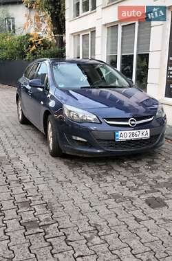 Универсал Opel Astra 2014 в Хусте