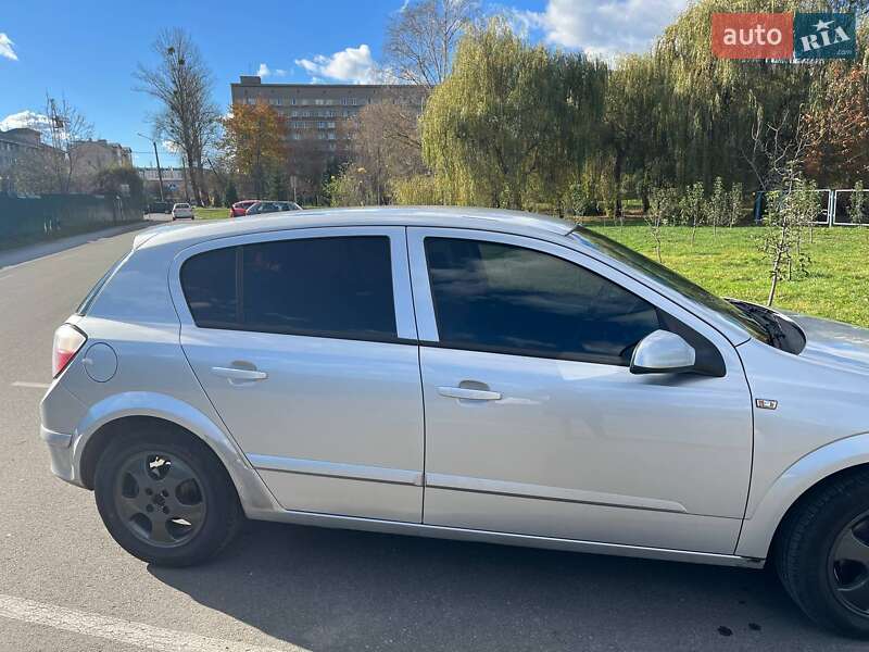 Хетчбек Opel Astra 2005 в Івано-Франківську