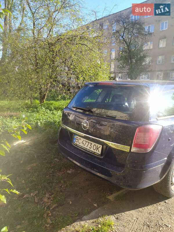 Универсал Opel Astra 2009 в Дрогобыче