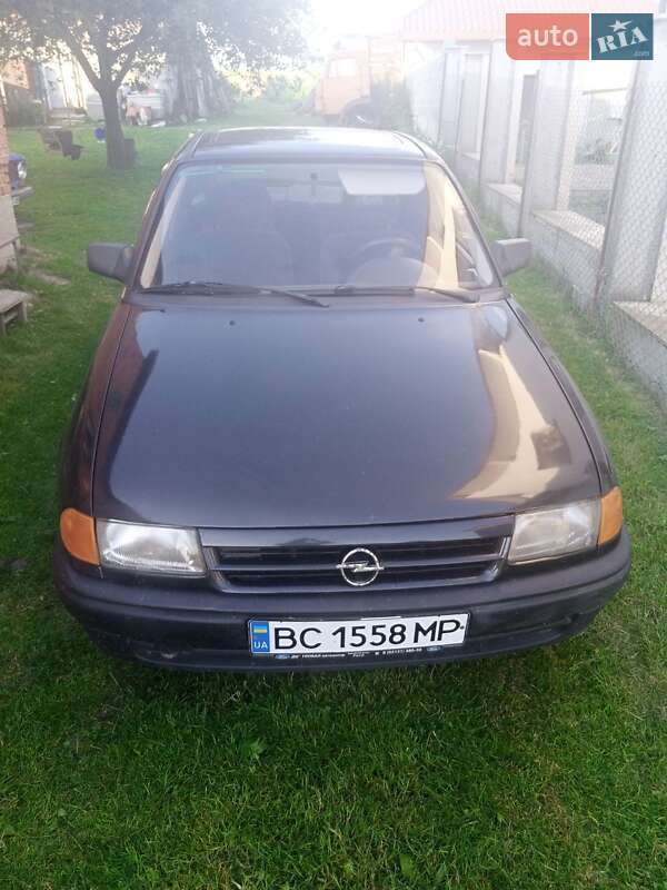 Хэтчбек Opel Astra 1992 в Львове