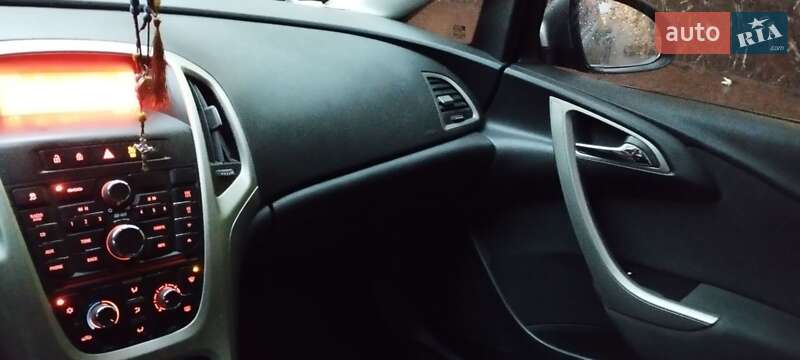 Хетчбек Opel Astra 2011 в Мукачевому