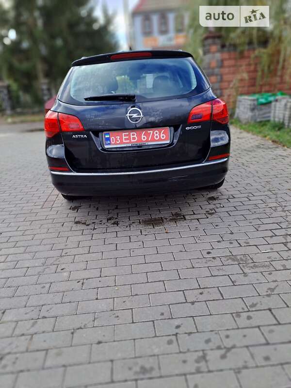 Универсал Opel Astra 2014 в Радивилове