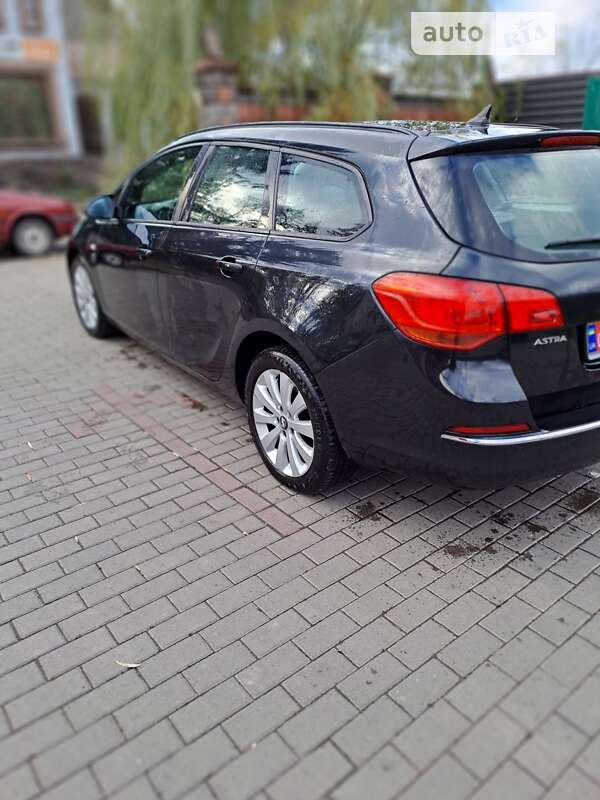 Универсал Opel Astra 2014 в Радивилове