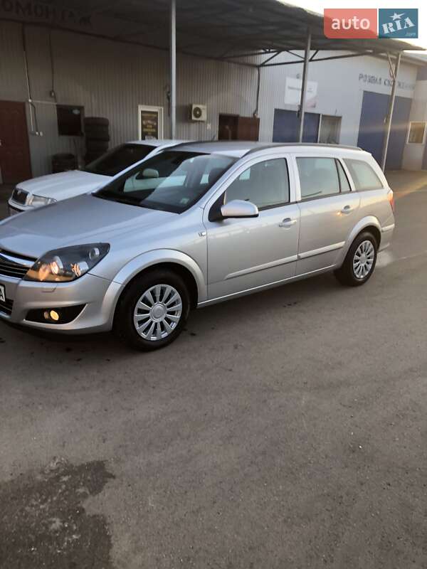 Универсал Opel Astra 2008 в Черкассах