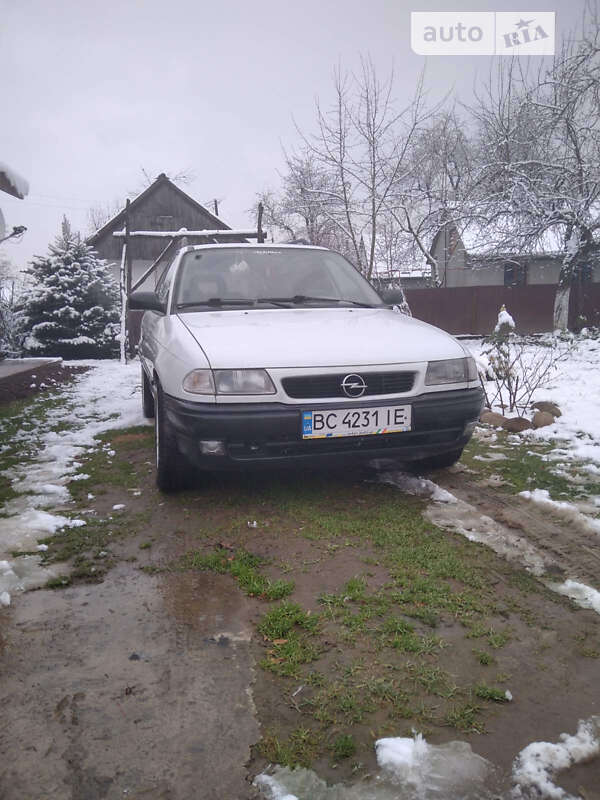 Универсал Opel Astra 1996 в Яворове