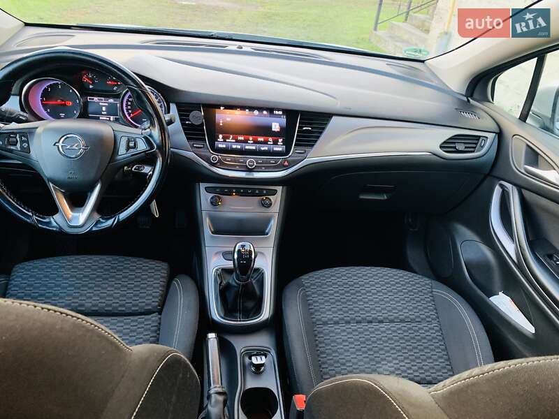 Универсал Opel Astra 2016 в Лопатине