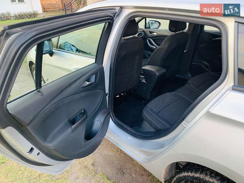 Универсал Opel Astra 2016 в Лопатине