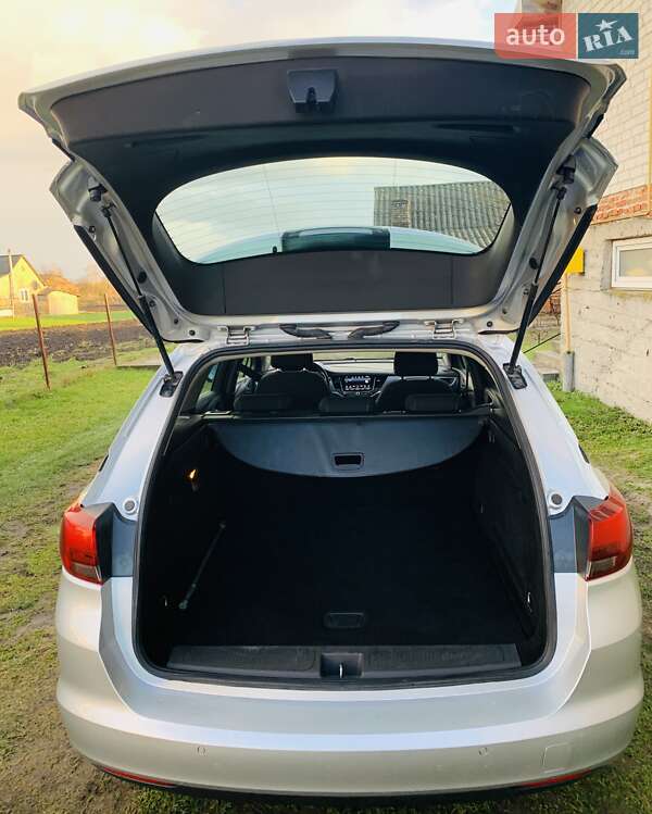 Универсал Opel Astra 2016 в Лопатине