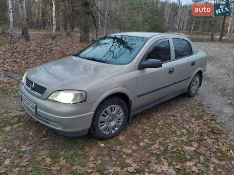 Седан Opel Astra 2006 в Житомире