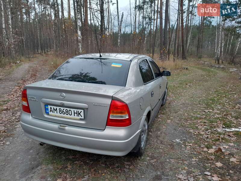 Седан Opel Astra 2006 в Житомире