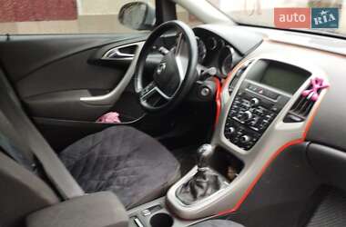 Универсал Opel Astra 2011 в 