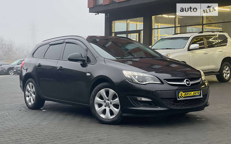 Універсал Opel Astra 2015 в Чернівцях