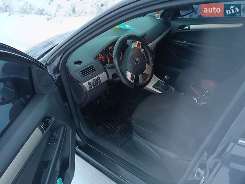 Универсал Opel Astra 2007 в Звягеле