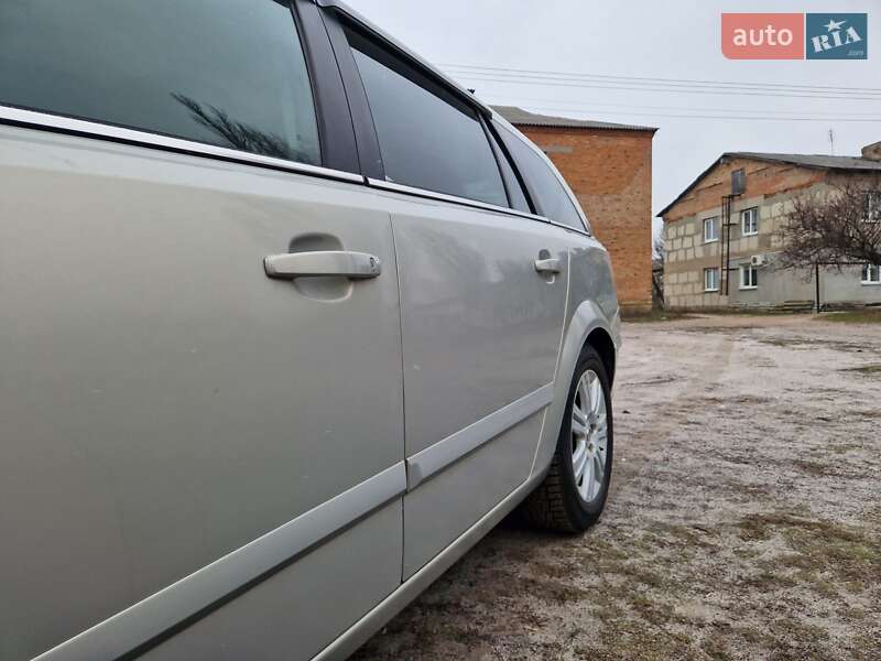 Универсал Opel Astra 2009 в Зачепиловке