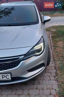 Универсал Opel Astra 2018 в Знаменке