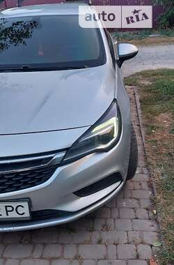 Универсал Opel Astra 2018 в Знаменке