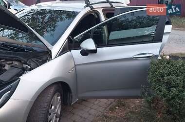Универсал Opel Astra 2018 в Знаменке