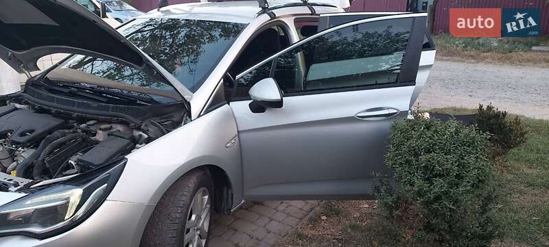 Универсал Opel Astra 2018 в Знаменке