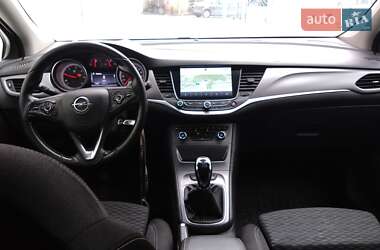 Хэтчбек Opel Astra 2015 в 