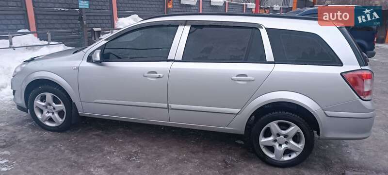 Универсал Opel Astra 2008 в Житомире