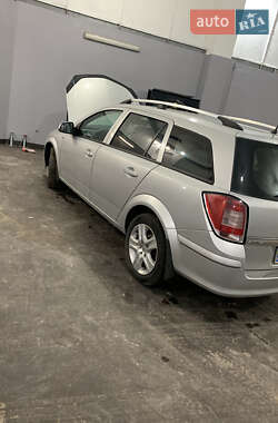 Універсал Opel Astra 2009 в Луцьку