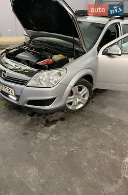 Універсал Opel Astra 2009 в Луцьку